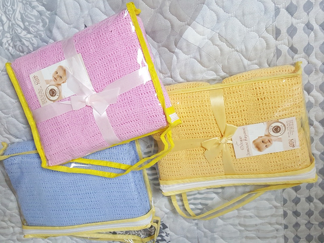 Cotton Thread Hole Blanket
